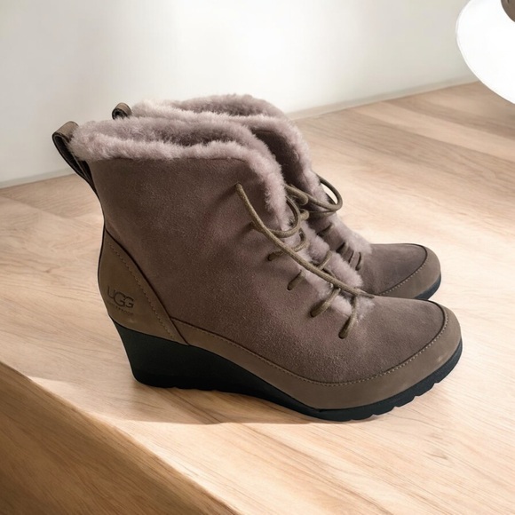 Brand New UGG Wedges - Picture 1 of 6